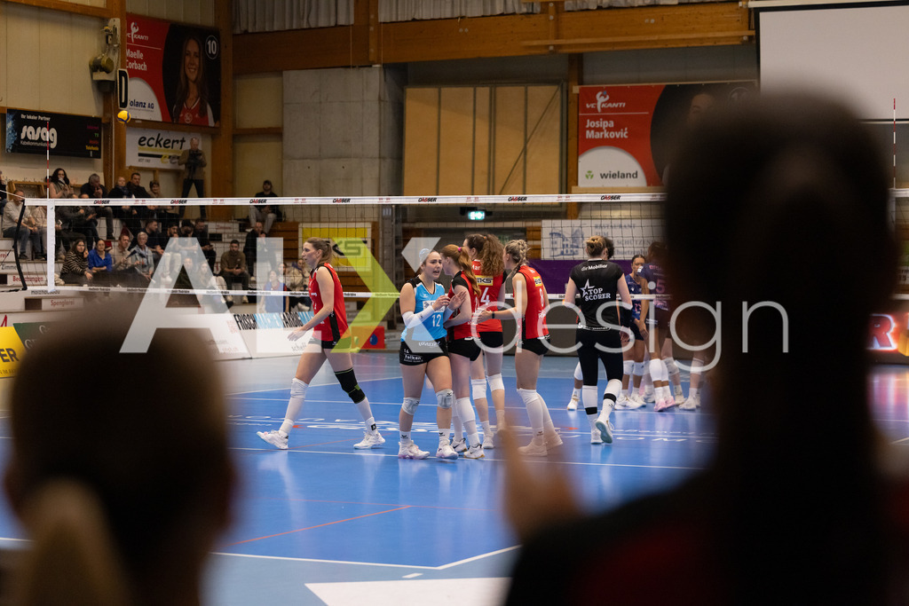 Volleyball I Frauen I Saison 2025-2026 I Volleyball NLA | Women I 1/2 Finals I  VC Kanti Schaffhausen - Sm'Aesch Pfeffingen I 18.03.2026 | VC Kanti Spielerinnenkreis - Realisiert mit Pictrs.com