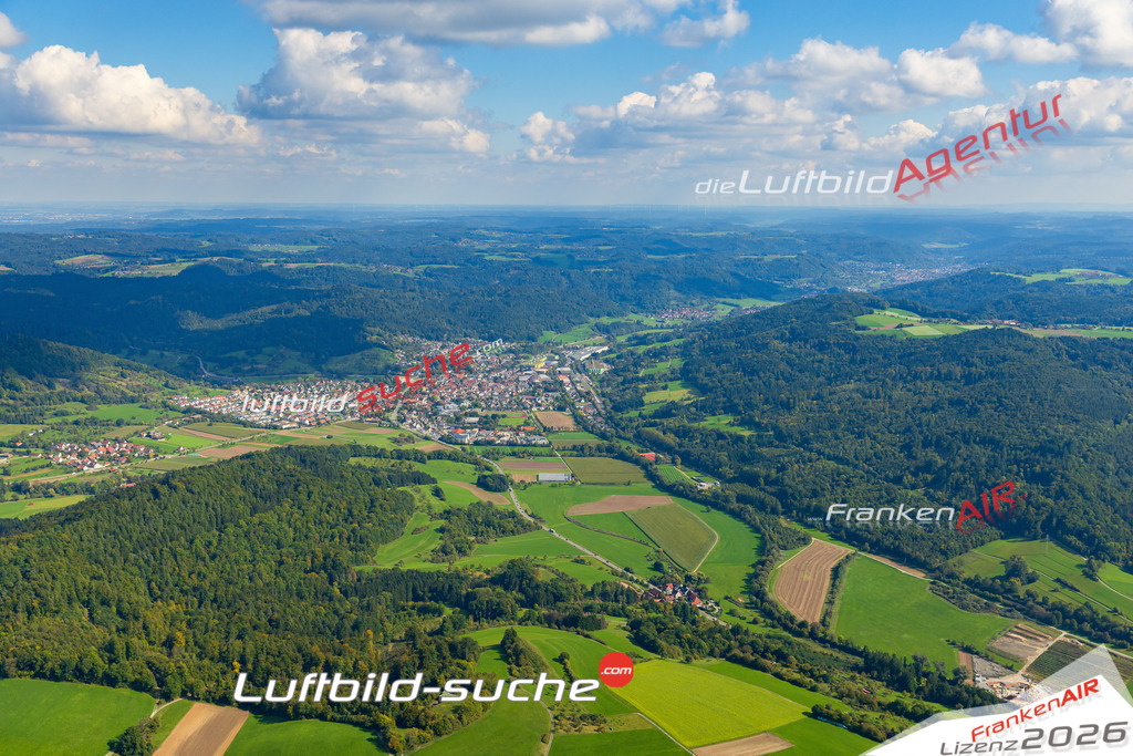 Luftaufnahme von Sulzbach an der Murr - Die Luftaufnahme wurde 2025 vom UL-Flugzeug heraus erstellt ( keine Drohne ) - Hochauflösende Luftaufnahme - für professionelle Ausdrucke geeignet. Die Geschenkidee !Mit Lizenz und Bildrechte bestellbar