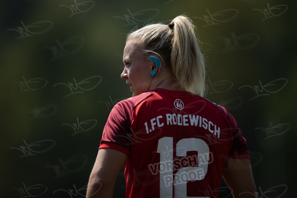1. FC Rodewisch vs. RasenBallsport Leipzig II | Sachsenlotto Landespokal Frauen Ausscheidungsrunde 2026/27: 1. FC Rodewisch vs. RasenBallsport Leipzig II - Realisiert mit Pictrs.com