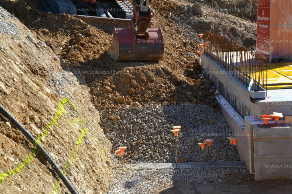 bib-lg02-erdarbeiten-0188 | Nach LV-Leistungsgruppen sortierte Detailfotos über den Bau eines Hauses. Alle Hausbau-Bilder direkt vom Urheber und Autor der Website Haus-Selber-Bauen.com