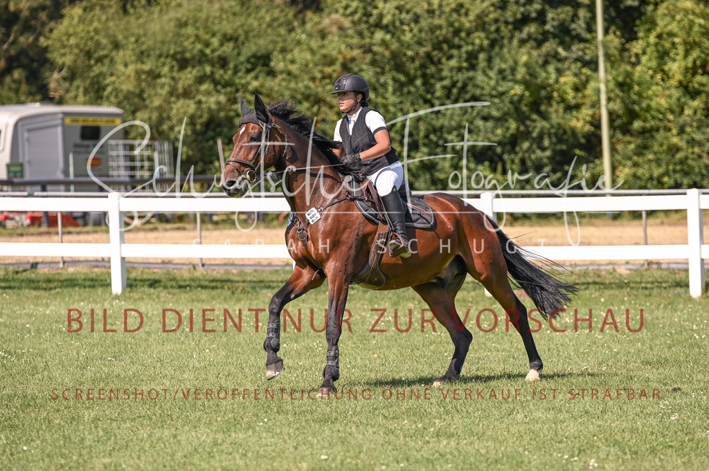 Schugtsche-Düren.2024.04-Stilspringprf.E-109 | Schugtsche Fotografie - Realisiert mit Pictrs.com