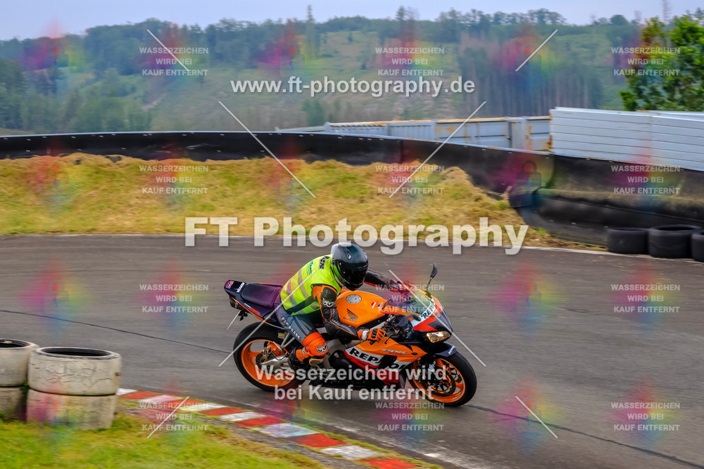 OBK-5945 | Hier findet Ihr Bilder von Touristenfahrten auf der Nürburgring Nordschleife oder von anderen Veranstaltungen die ich besucht habe. Viel Spass beim Durch Schauen 