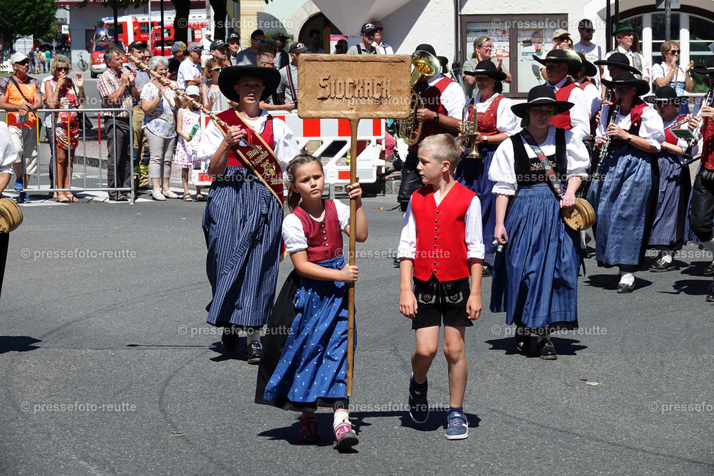 news-2022-Juli17-Musikumzug-Reutte-DSD03393-Stockach | Info aus dem Bezirk Reutte/Ausserfern Tirol sowie eine umfangreiche Bilddatenbank über die gesamte Region: Lechtal, Talkessel Reutte, Tannheimertal, Zwischentoren. Lech, Plansee, Zugspitze, Grenztunnel, B179, Fernpassstraße, Verkehr, Lawinen, Tradition, - Realisiert mit Pictrs.com