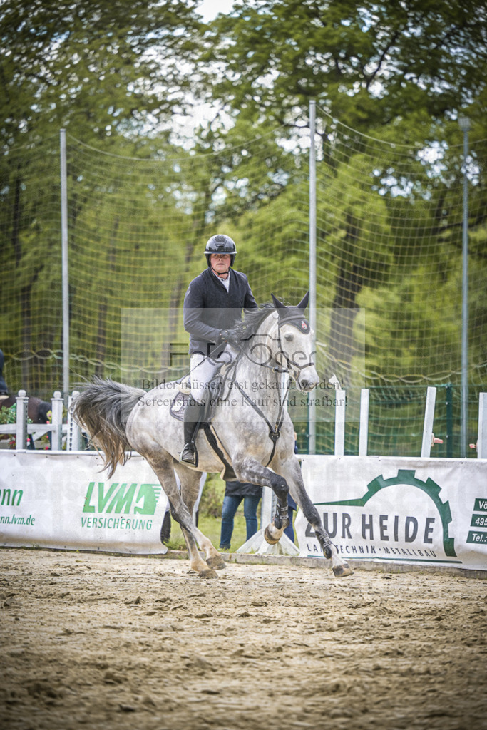 DOS_1969 | Entdecke hochwertige Reitturnierfotos von Foto Oger. Professionell, emotional und authentisch – jetzt Lieblingsmomente im Shop bestellen.Deutschlandweite Turnierfotografie. - Realisiert mit Pictrs.com
