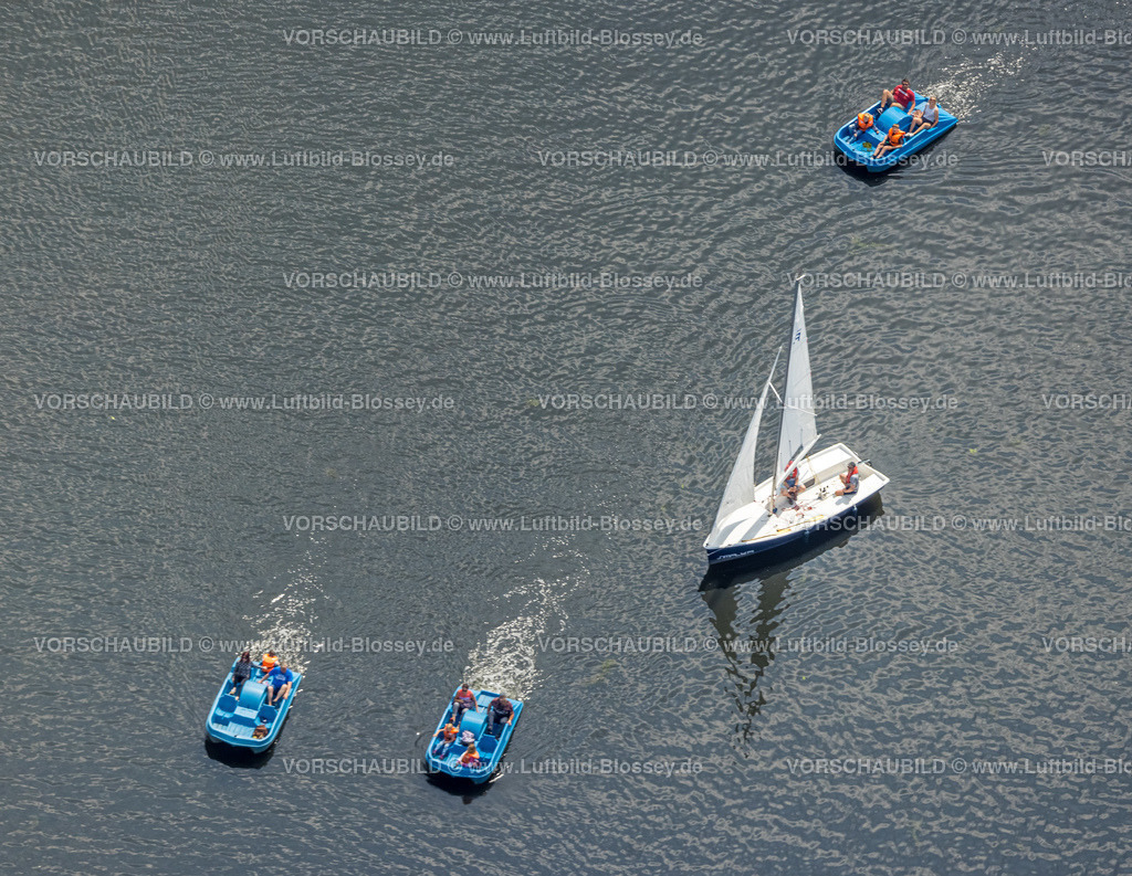 Bochum220503517 | Luftbild, Segelboot und Tretboote am Kemnader See, Querenburg, Bochum, Ruhrgebiet, Nordrhein-Westfalen, Deutschland