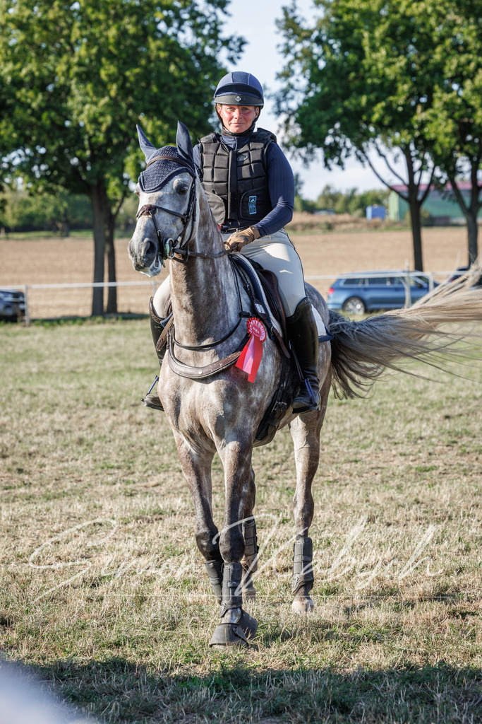 20260905-_3LI0901 | Tierfotografie Pferde, Hunde, Katzen, Haustiere.
Turnierfotografie Reitturniere, Reiten, Springreiten, Dressur in Hanau, dem Main-Kinzig-Kreis und dem Rhein-Main- Gebiet um Frankfurt