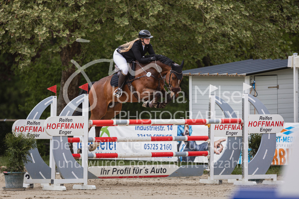 250504_SpengeW_M2-Spr-455 | Deine schönsten Turniermomente als professionelle Fotos! Entdecke hochwertige Pferdesport-Fotografie im Online-Shop. Jetzt Fotos finden & bestellen!