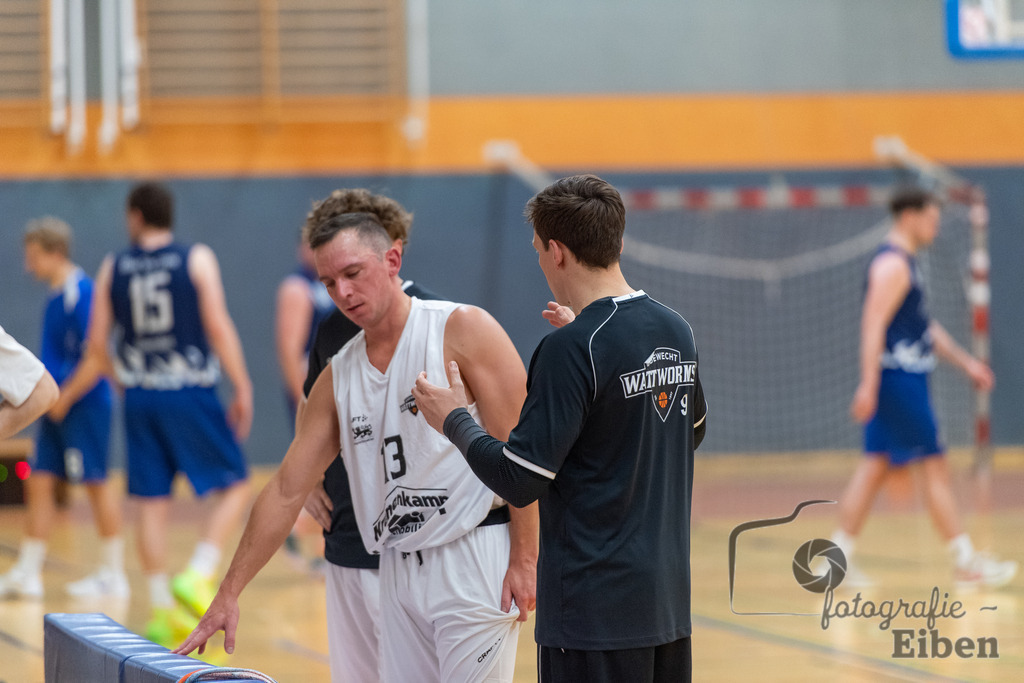 Wattworms Edewecht-Lions Ofenerdiek | Wattworms Edewecht (weiß)-Lions Ofenerdiek (blau) am 22.02.2026 in Edewecht (Heinz-zur-Jührden-Halle); Photo: Philip Eiben 2025 - Realisiert mit Pictrs.com