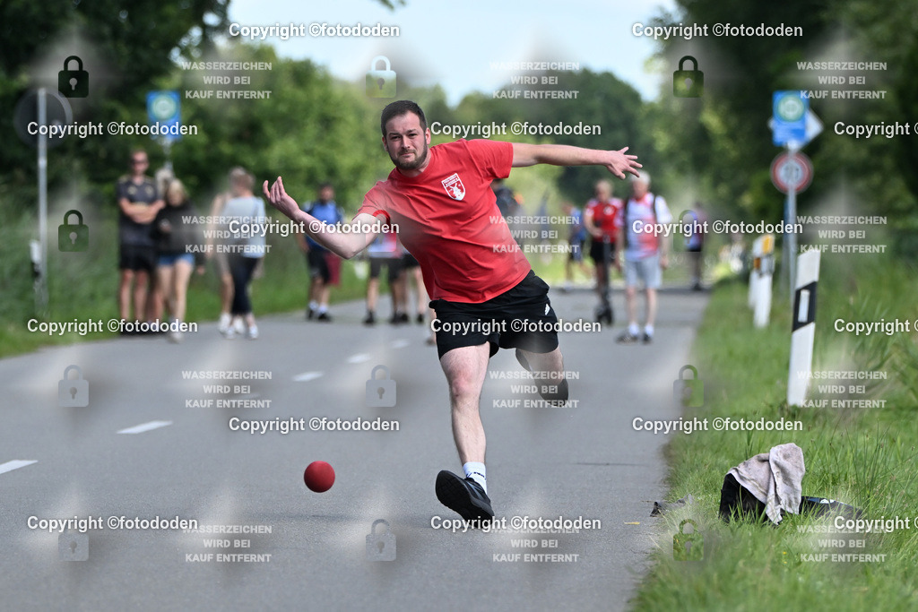 DSC_0998 | Christian Janssen (im Bild) warf mit Jan Aper (beide Ardorf)