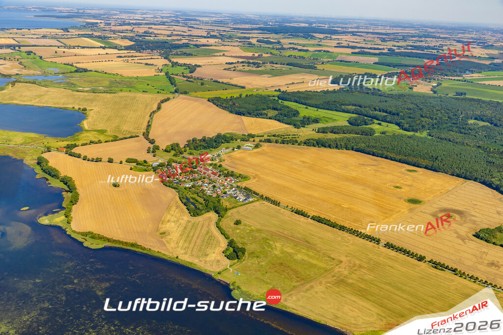Schöne Luftaufnahme als Geschenk in Groß Strömkendorf Blowatz - Die Luftbildaufnahme wurde 2025 vom UL-Flugzeug heraus erstellt ( keine Drohne ) - Hochauflösende Luftaufnahme -Nicht vergleichbar mit Google Maps oder Satelittenbilder- Die Geschenkidee !Mit Lizenz und Bildrechte bestellbar