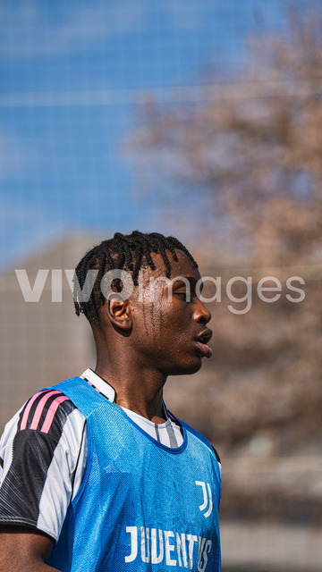 juv_lut_fmachado-0116 | Images from the Juniors B match between Juventus Academy and FC Lutry, played on 18 March 2026 in Lutry, Switzerland, featuring players, coaching staff and match action throughout the game.