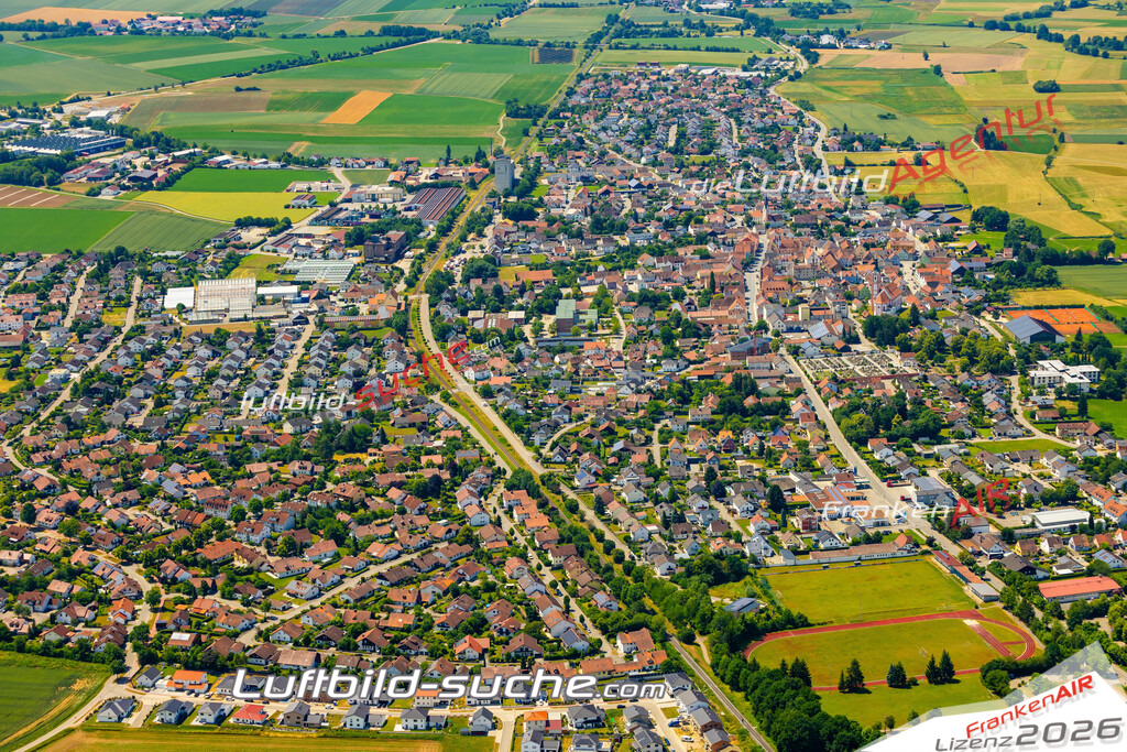 Das Luftbild zeigt :  Geiselhöring - Die Luftaufnahme wurde 2023 vom UL-Flugzeug aus erstellt ( keine Drohne ) - Hochauflösende Luftaufnahme - Für grossformatige Ausdrucke geeignet. Die Geschenkidee !Mit Lizenz und Bildrechte bestellbar