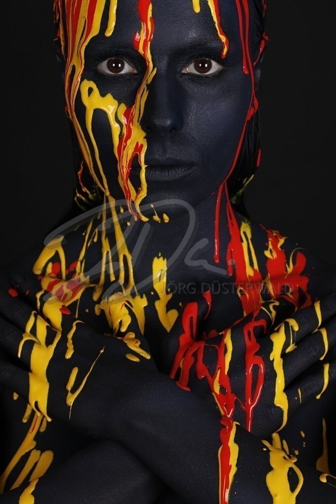 BodyArt-DARKBLUESPLASH_6532b | #008 | Modell: Sonia | Foto: Tschiponnique Skupin - Realisiert mit Pictrs.com