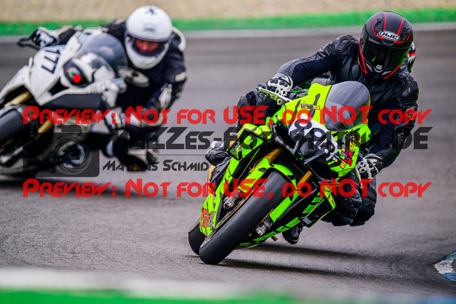 MaZZes_FotoMatrix_240614_6007705_2-4 | GELB