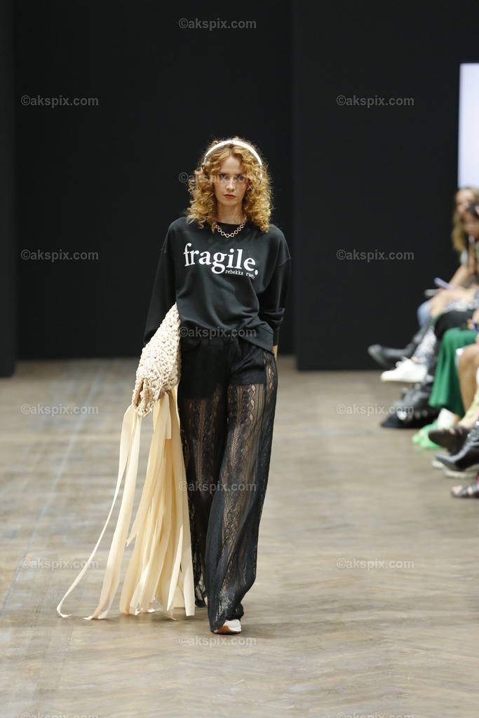 _76A4172 | Die Bildagentur Akspix ist eine Online-Bildagentur und bietet professionelles und kreatives Bildmaterial Royalty free und Rights Managed. Bildarchiv Akspix bietet eine große Auswahl an kreativen und klassischen Motiven.Frankfurt Fotograf, Fotoshooting