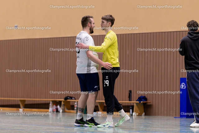 Handball I Herren I Saison 2025-2026 I SHSE Manfred-Frank-Pokal I Viertelfinale I HSG Kalkberg 06 II - HSG Kalkberg 06 178 | v.l. Lukas Krosta (25, HSG Kalkberg 06 II) Jona Birk-Esben Brüggemann (29, HSG Kalkberg 06) - Realisiert mit Pictrs.com