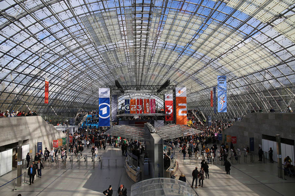 Foto: Leipzig - Leipziger Messe | Das Team hinter BILDLEXIKON LEIPZIG bündelt historische wie aktuelle Informationen über die Stadt Leipzig in Text und Bild auf einer Plattform und stellt diese der interessierten Öffentlichkeit zur Verfügung.