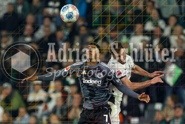 Borussia Mönchengladbach vs Eintracht Frankfurt - Bundesliga | Mönchengladbach, Deutschland, 27.09.25:   Ansgar Knauff (Eintracht Frankfurt) und Joseph Michael Scally (Borussia Mönchengladbach) im Kampf um den Ball waehrend des Spiels der Bundesliga zwischen Borussia Mönchengladbach vs Eintracht Frankfurt im Stadion im Borussia Park(Foto von Brauer-Fotoagentur / Adrian Schlueter)