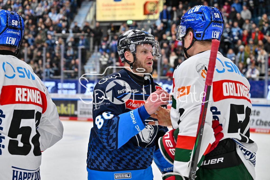 ERC Ingolstadt - Augsburger Panther  | im Bild Daniel PIETTA (ERC Ingolstadt #86) nach der Partie mit Alexander OBLINGER (Augsburger Panther #50) / DEL: ERC Ingolsdtadt - Augsburger Panther, Saturn Arena am 10.01.2025