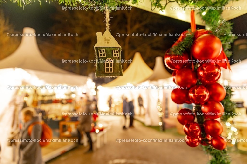 Wup12122501077 | 12.12.2026, Wuppertal, Weihnachtsmarkt Haus Schloss Lüntenbeck. 