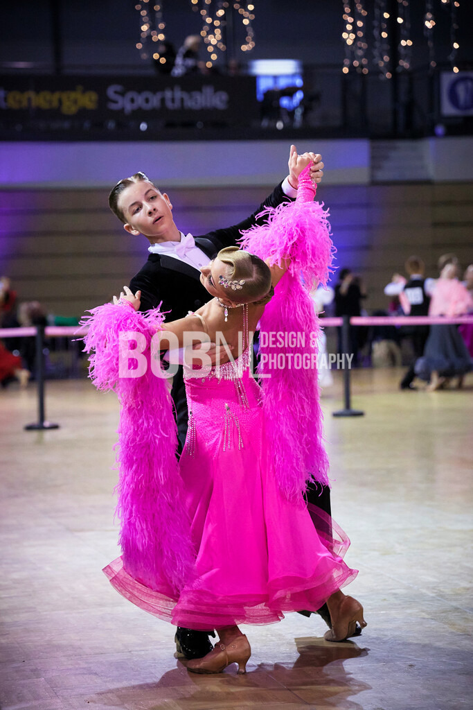 Winter Dance Festival | Mülheim a.d. Ruhr - 13.12.2025: Winter Dance Festival in Mülheim a.d. Ruhr (Westenergiehalle), Germany. Photo by: BobNL design &amp; photography  - Realisiert mit Pictrs.com