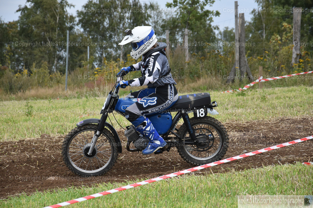 DSC_0792 | Sportfotografie , Motorsport, Motoross, Reitsport, Mointainbike, Enduro,
Landschaft , Outdoor, Eventfotografie, Landschaft, Bilder online bestellen - Realisiert mit Pictrs.com