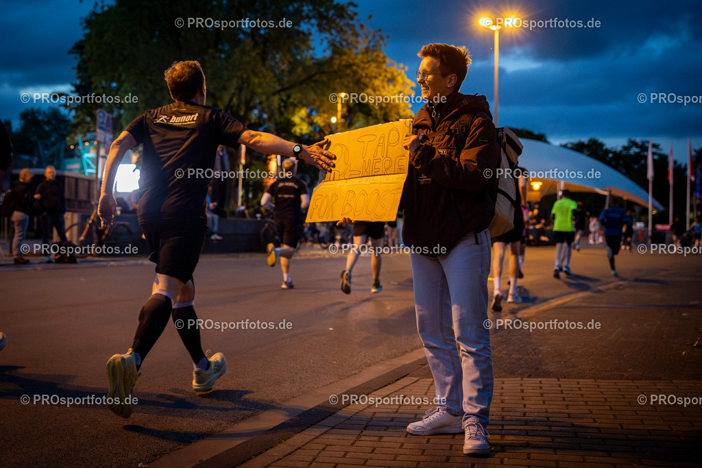 22. ASV Nachtlauf; Koeln, 28.05.25 | Impressionen vom 22. ASV Nachtlauf am 28.05.25 am Tanzbrunnen in Koeln. Foto: BEAUTIFUL SPORTS/Axel Kohring