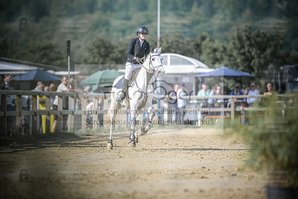 20240509-DOS_3206 | Entdecke hochwertige Reitturnierfotos von Foto Oger. Professionell, emotional und authentisch – jetzt Lieblingsmomente im Shop bestellen. - Realisiert mit Pictrs.com