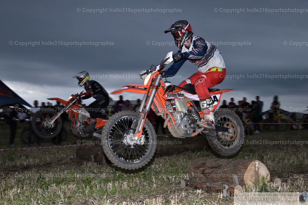 DSC_0261_01 (2) | Sportfotografie , Motorsport, Motoross, Reitsport, Mointainbike, Enduro,
Landschaft , Outdoor, Eventfotografie, Landschaft, Bilder online bestellen - Realisiert mit Pictrs.com