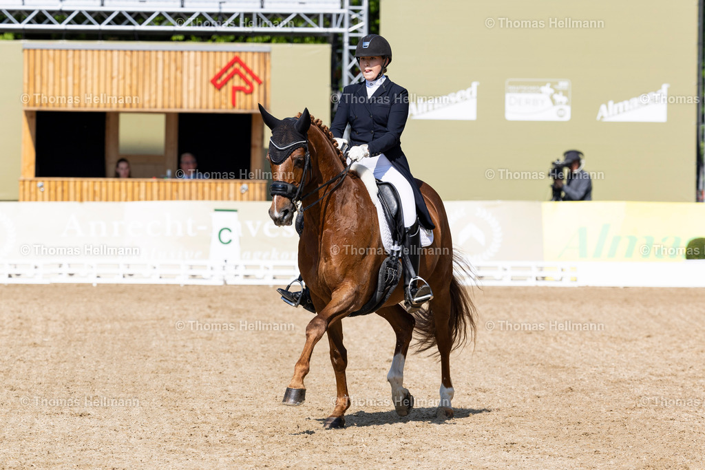 TH_578-UNTERMANN Sophia (GER)_ Meran_18125 | 224JUENGEL Marvin (GER), Balou's Erbin OldDeutsches Spring- und Dressur-Derby 2024 am 10.05.24 in Hamburg, 578UNTERMANN Sophia (GER), Meran