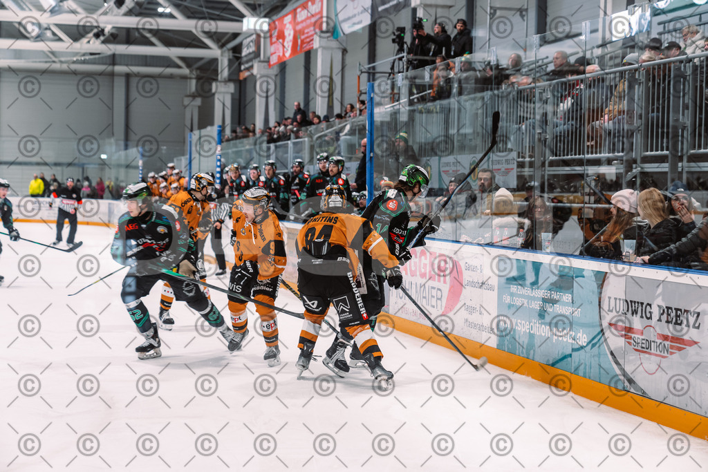 Alligators_vs_Fuessen_21.11.2025-076 | Höchstadt Alligators Fotogalerie: Eishockey-Action aus Franken. Professionelle Spielfotos, Portraits & Stadionbilder zum Download. Jetzt entdecken! - Realisiert mit Pictrs.com
