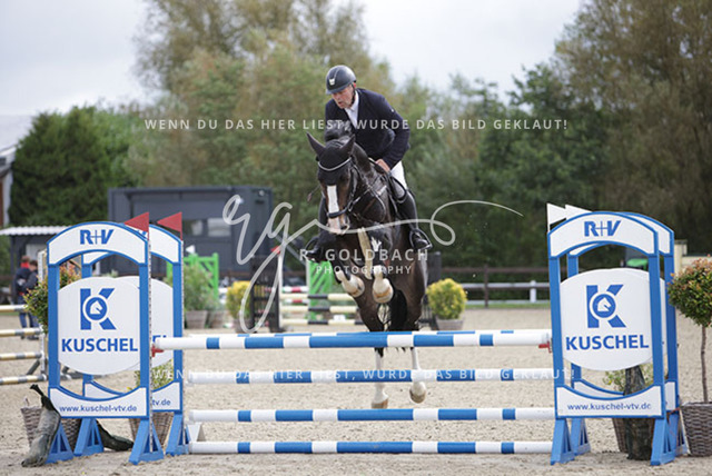 1J2A0468Philip Loven_ Mr. Million 2_ Kn756_ Havekost | Foto- und Videografie für alles rund ums Pferd. Hochwertige Bilder und Videos vom Spring- und Dressurreiten, Voltigieren & mehr. Jetzt aktuelle Veranstaltungen und Preise im Shop ansehen. - Realisiert mit Pictrs.com