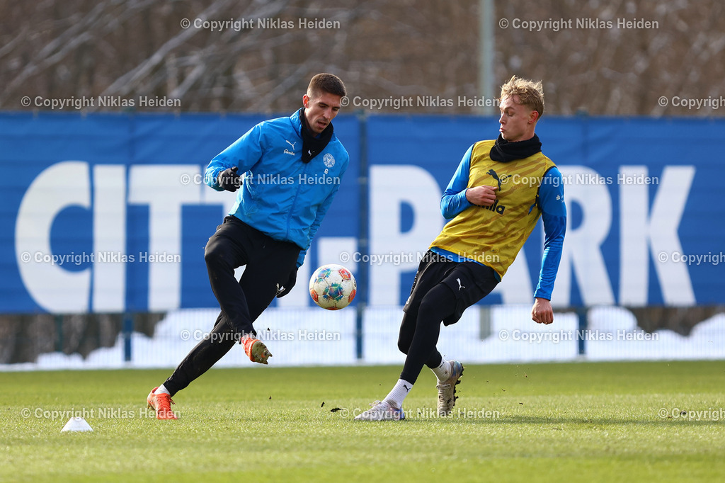 NH_HolsteinKiel_Training_18022026 | #6 Marko Ivezic (Holstein Kiel) und #15 Kasper Davidsen (Holstein Kiel)Fußball I Herren I Training I Saison 2025-2026 I Holstein Kiel I 18.02.2026 I Citti-Fußballpark