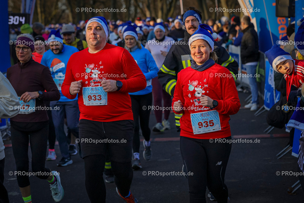 6. Bonner Nikolauslauf; Bonn, 14.12.2025 | Impressionen vom 6. Bonner Nikolauslauf am 14.12.2025 in Bonn (Nordrhein-Westfalen). 