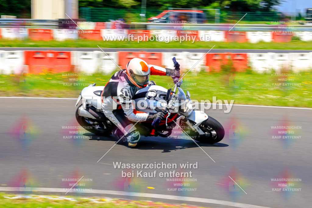 VBK-7991 | Hier findet Ihr Bilder von Touristenfahrten auf der Nürburgring Nordschleife oder von anderen Veranstaltungen die ich besucht habe. Viel Spass beim Durch Schauen 