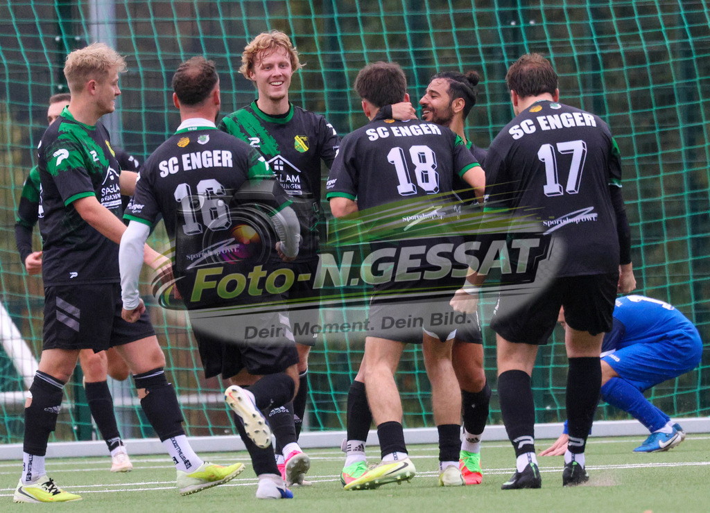 SC Enger - TuS Hücker-Aschen | Auf dem Bild zu sehen: schwarz SC Enger: TorjubelSC Enger, TuS Hücker-Aschen, Saison 26/27, Kreisliga A, Enger, Deutschland - Realisiert mit Pictrs.com