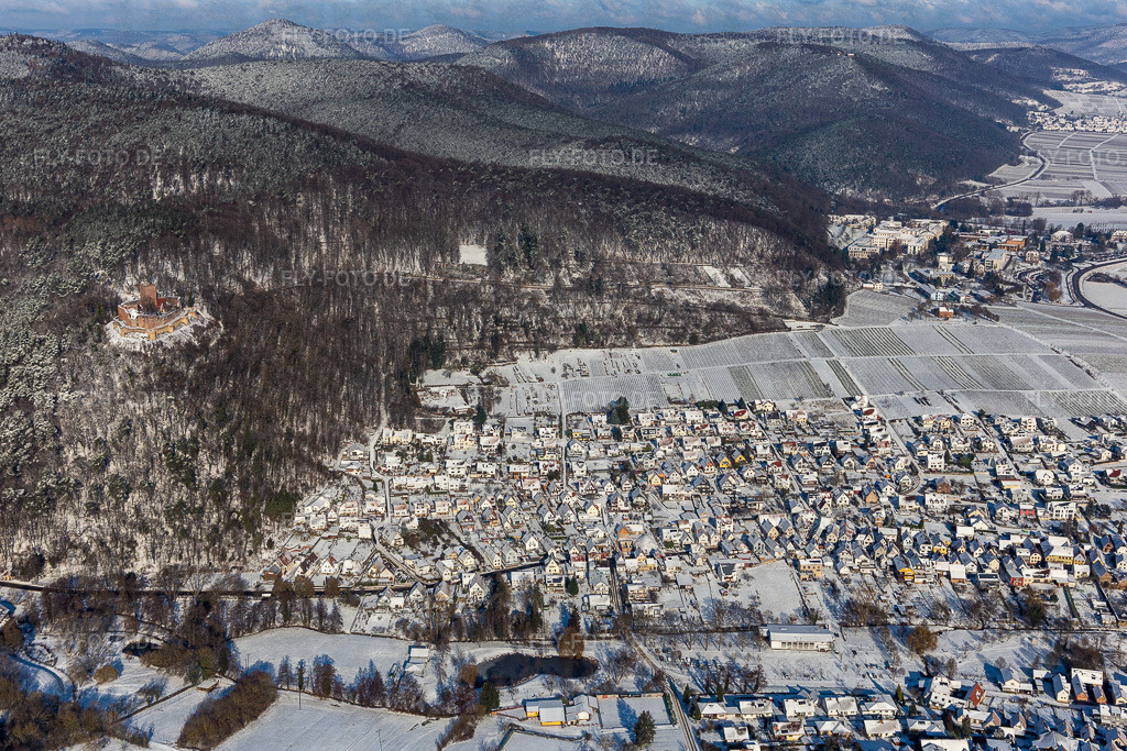 Winterluftbild im Schnee | Luftbild: Winterluftbild im Schnee in Klingenmünster im Bundesland Rheinland-Pfalz in Deutschland. Foto: IMG_124425.jpg vom 11.02.2021 durch ©2025 Werner Riehm fly-foto.de/copyright - Realisiert mit Pictrs.com
