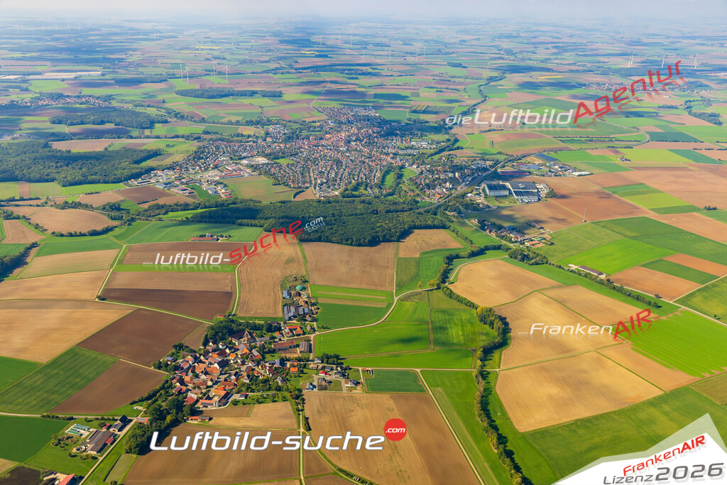 Luftaufnahme Uttenhofen Uffenheim - Die Luftaufnahme wurde 2025 vom UL-Flugzeug heraus erstellt ( keine Drohne ) - Hochauflösende Luftaufnahme - für professionelle Ausdrucke geeignet. Die Geschenkidee !Mit Lizenz und Bildrechte bestellbar