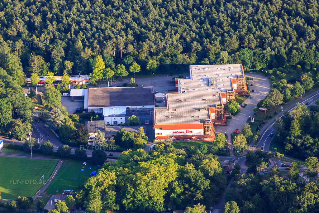 Luftbild: Möbel Gilb in Herxheim bei Landau im Bundesland Rheinland-Pfalz in Deutschland. Foto: IMG_51398.jpg vom 04.08.2012 durch Werner Riehm/FLY-FOTO.de