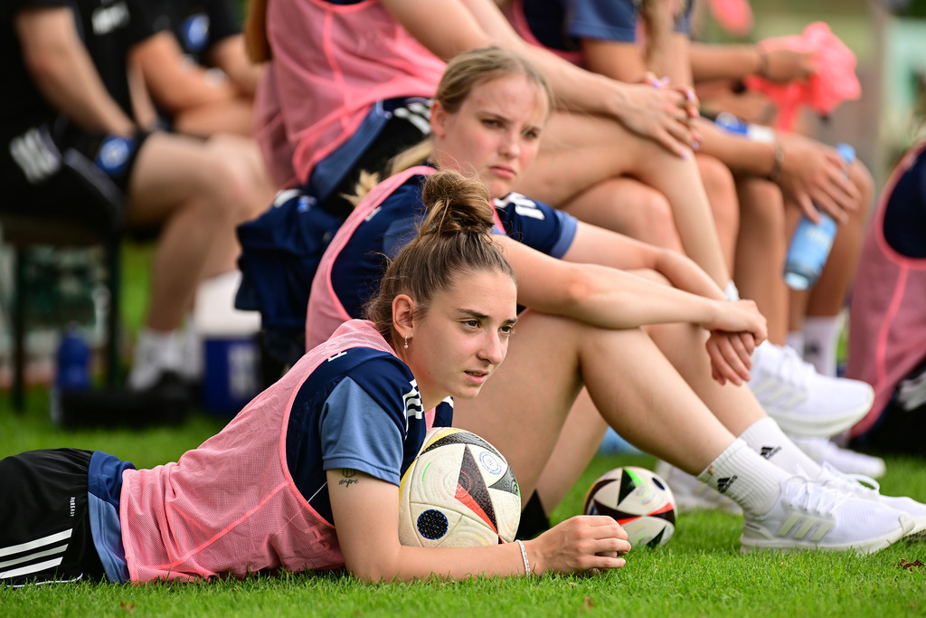 Fußball I Frauen I Saison 2025-2026 I Testspiel I Hamburger SV - Holstein Kiel | Der Sportfotograf. - Realisiert mit Pictrs.com