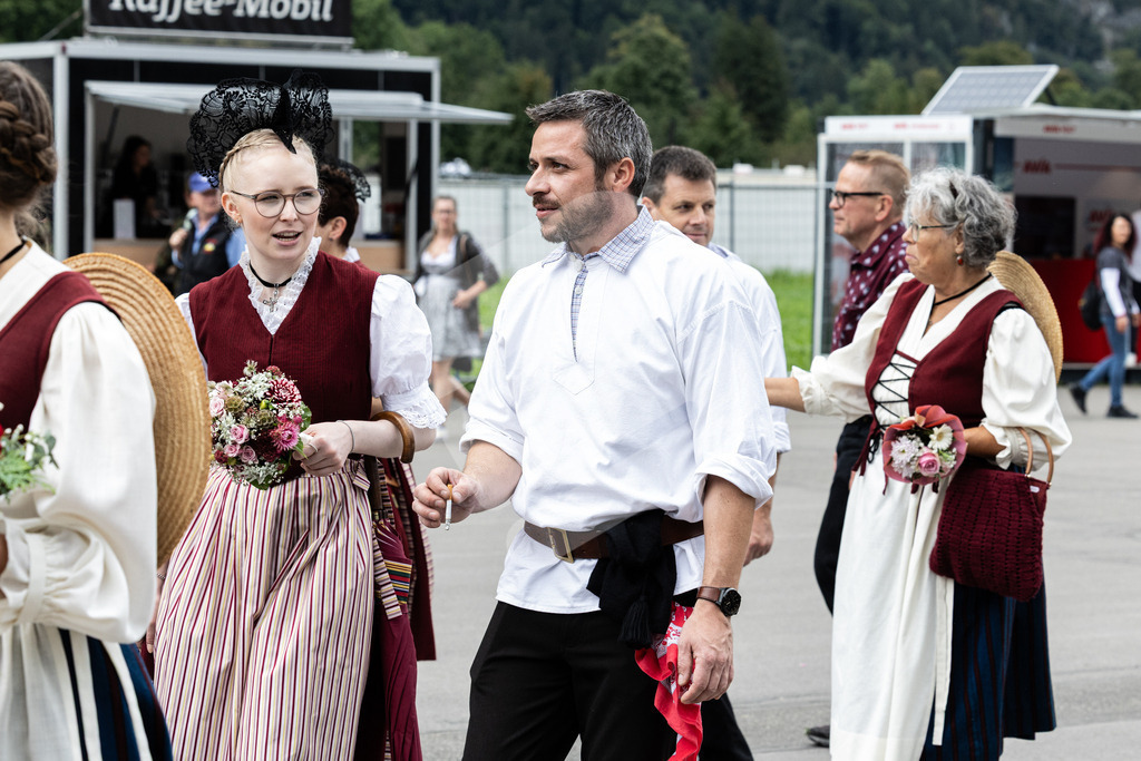 ESAF2025_Freitag_4159 | Die Schwinger des Schwyzer Kantonalen Schwingerverbandes: Fotos, die Dynamik und Leidenschaft festhalten, sowie emotionale Momente aus dem traditionellen Schwingsport zeigen. - Realisiert mit Pictrs.com
