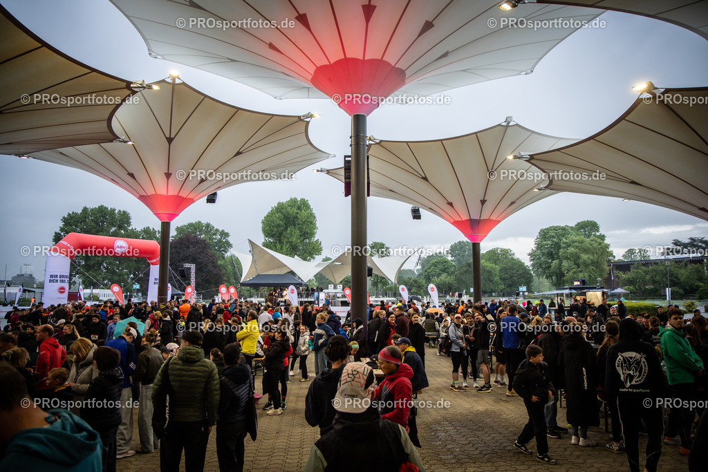 23. ASV Nachtlauf; Koeln, 13.05.26 | Impressionen vom 23. ASV Nachtlauf am 13.05.26 am Tanzbrunnen in Koeln. Foto: BEAUTIFUL SPORTS/Axel Kohring