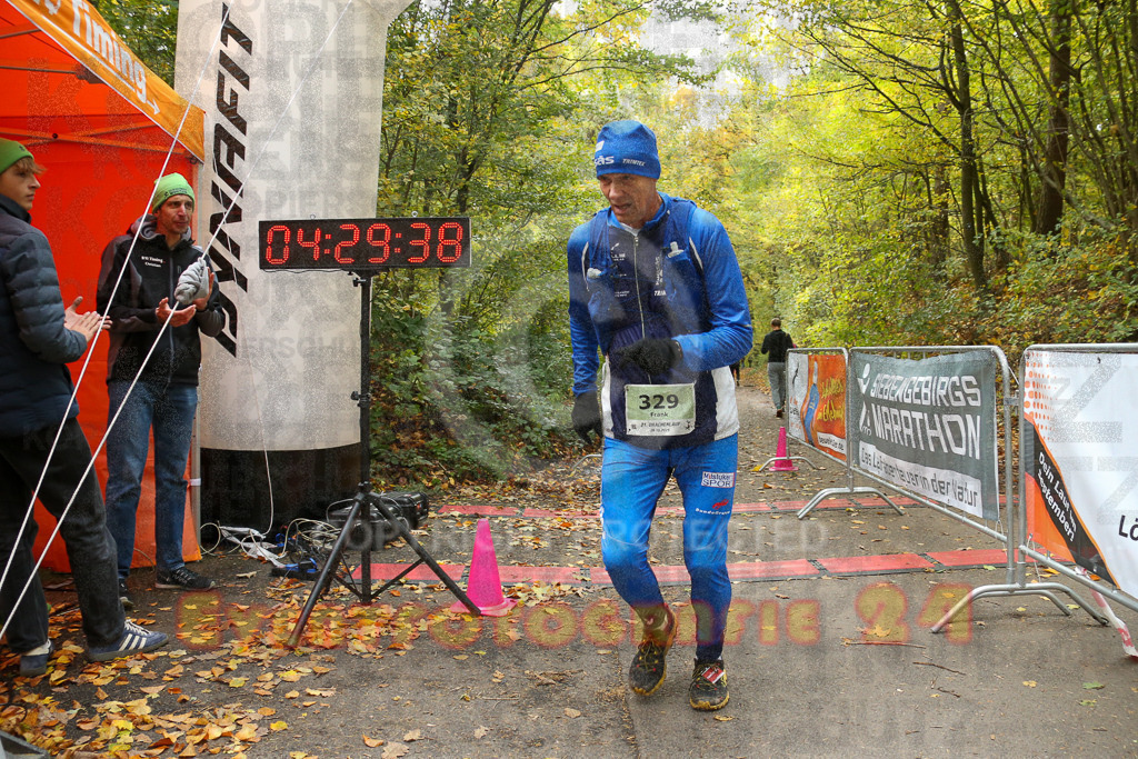 251026_1431_EX1_4175 | Sportfotografie im Rhein-Sieg Kreis, Köln, Bonn, NRW, Rheinland Pfalz, Hessen, etc. Unser Tätigkeitsfeld umfasst den Laufsport vom Volkslauf über den Marathon, Duathlon, Triathon bis zum Ultralauf wie Kölnpfad Ultra oder Schindertrail.