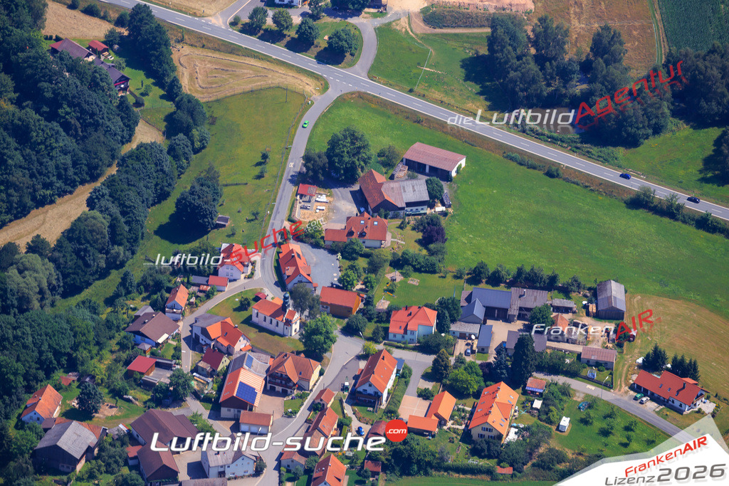 Die Luftaufnahme Hessenreuth - Pressath wurde vom UL-Flugzeug (keine Drohne) aus fotografiert.Hohe Druck- Auflösung-die Geschenkidee!