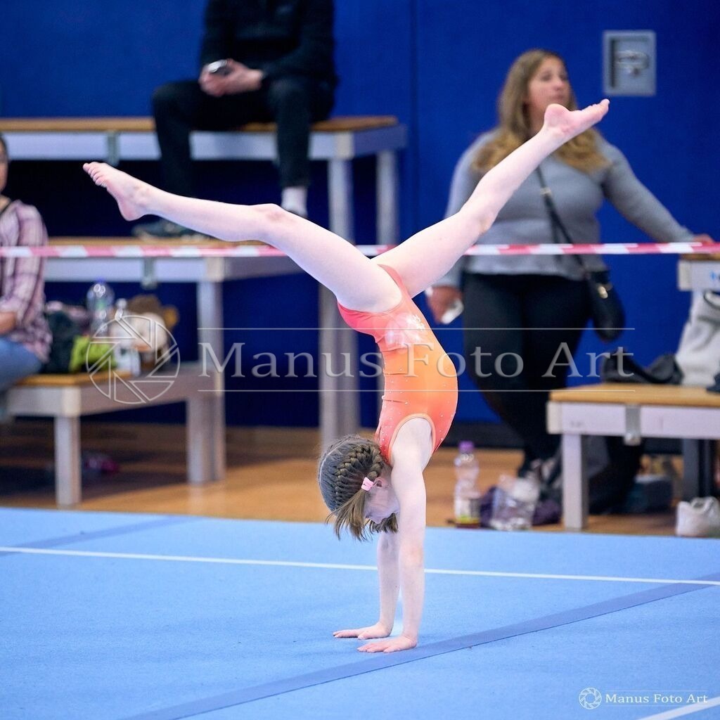 2024-04-30-2-3-B-DSC01887 | Professionelle Sportfotografie in Hamburg, Schleswig-Holstein und Niedersachsen – spezialisiert auf Rhönrad, Geräteturnen, Leistungsturnen und rhythmische Sportgymnastik. Bundesweite Begleitung von Rhönrad-Events. Jetzt Sport-Fotos - Realisiert mit Pictrs.com