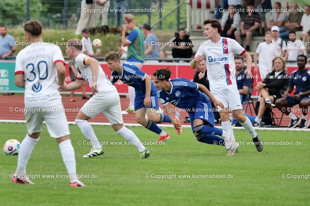 Fußball : Testspiel : SuS 09 Dinslaken - Schalke 04 U 19 am 25.07.2024 | Foto : Jochen Emde / www.kameradabei.de - Realisiert mit Pictrs.com