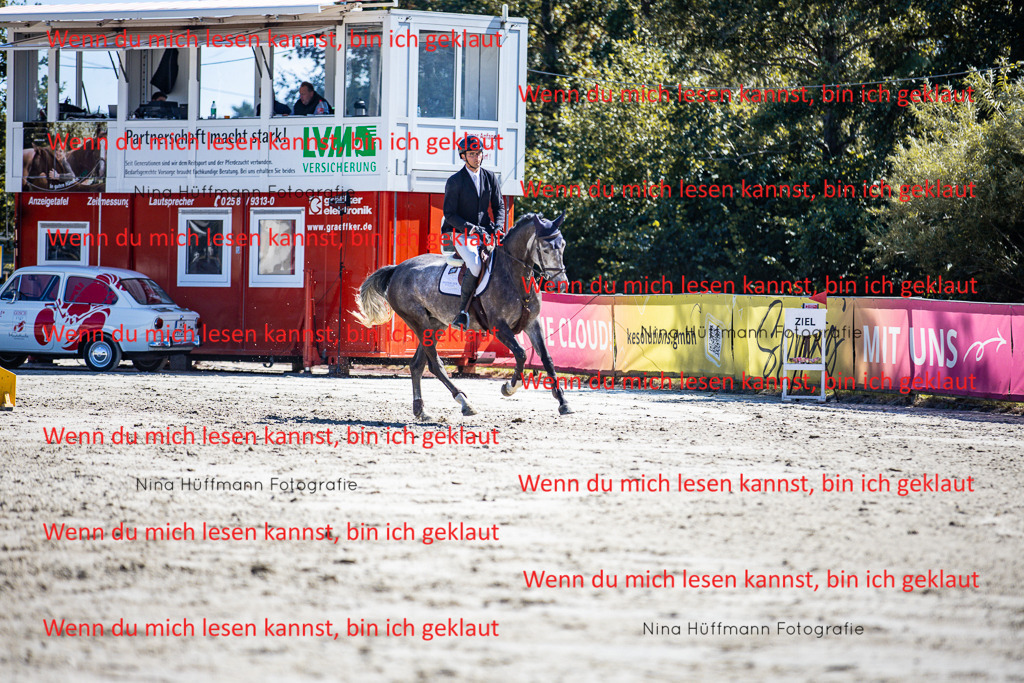 BK1A5533 | Turnierbilder Turnierfotos Nina Hüffmann Turnierfotografie Pferdefotografie Tierzeichnung Haustierzeichnung Pferdezeichnung Hundezeichnung Videograf  - Realisiert mit Pictrs.com