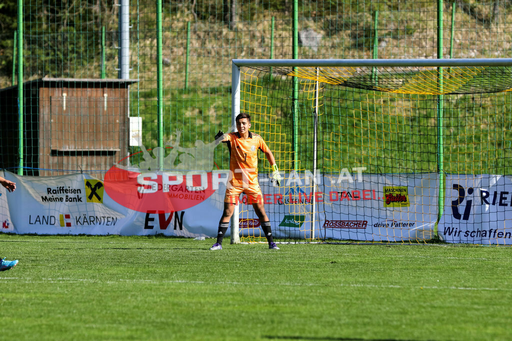 AUSTRIA U15 - MEXICO U15 | Cristo Navarete (Mexico #1) ; AUSTRIA U15 - MEXICO U15 am 29.04.2022 in Arnoldstein
(Sportplatz), AUSTRIA, (Photo by Ernst Krawagner sport-fan.at) - Realisiert mit Pictrs.com