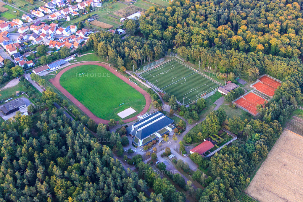 Luftbild: Stadtion TUS Schaidt im Ortsteil Schaidt in Wörth im Bundesland Rheinland-Pfalz in Deutschland. Foto: IMG_53796.jpg vom 30.09.2012 durch Werner Riehm/FLY-FOTO.de