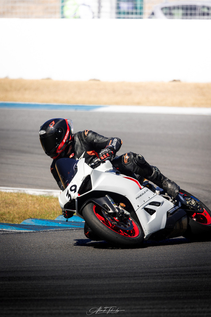 Ducati Trackday Hockenheimring 2026 | Entdecken Sie die faszinierende Welt von Alexander Tschuncky Arts: Kreative Fotografie, atemberaubende Automobilkunst und hochwertiger Bilderdruck. Lassen Sie sich inspirieren! - Realisiert mit Pictrs.com